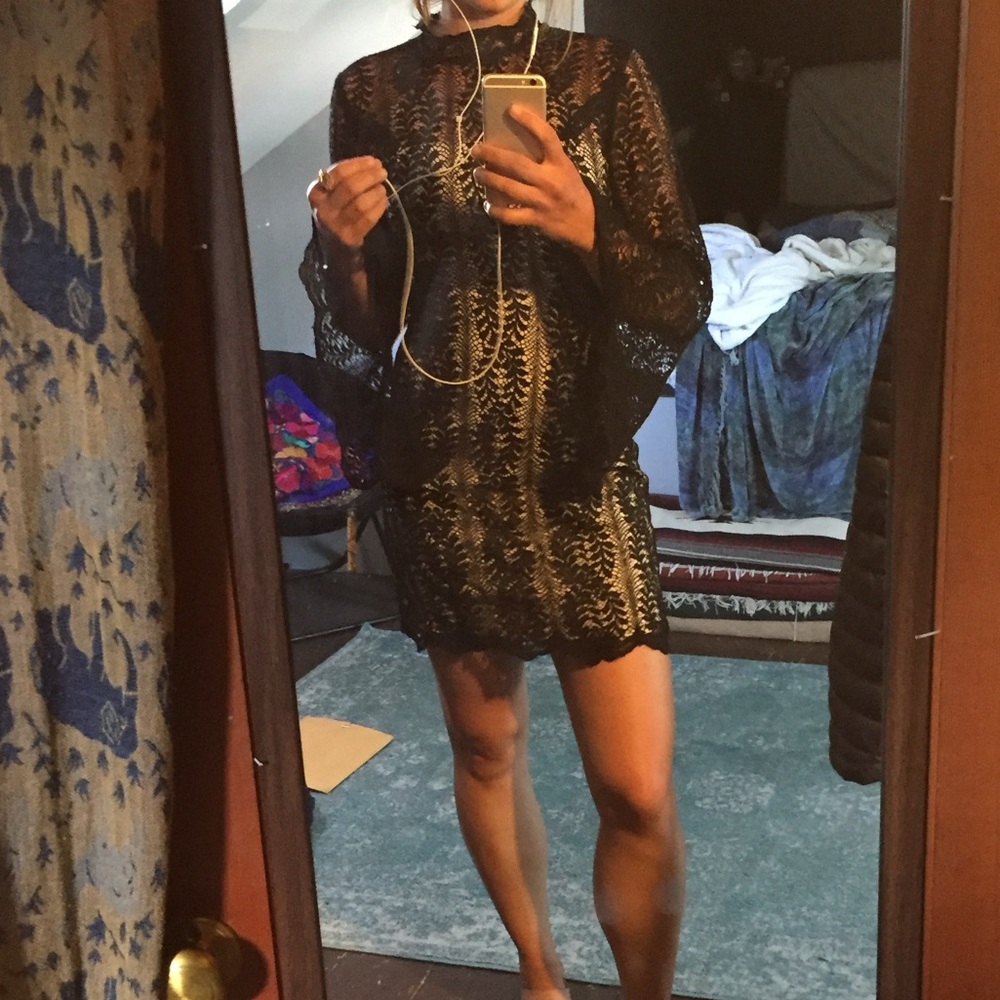 Black Lacy Long-Sleved Mini dress